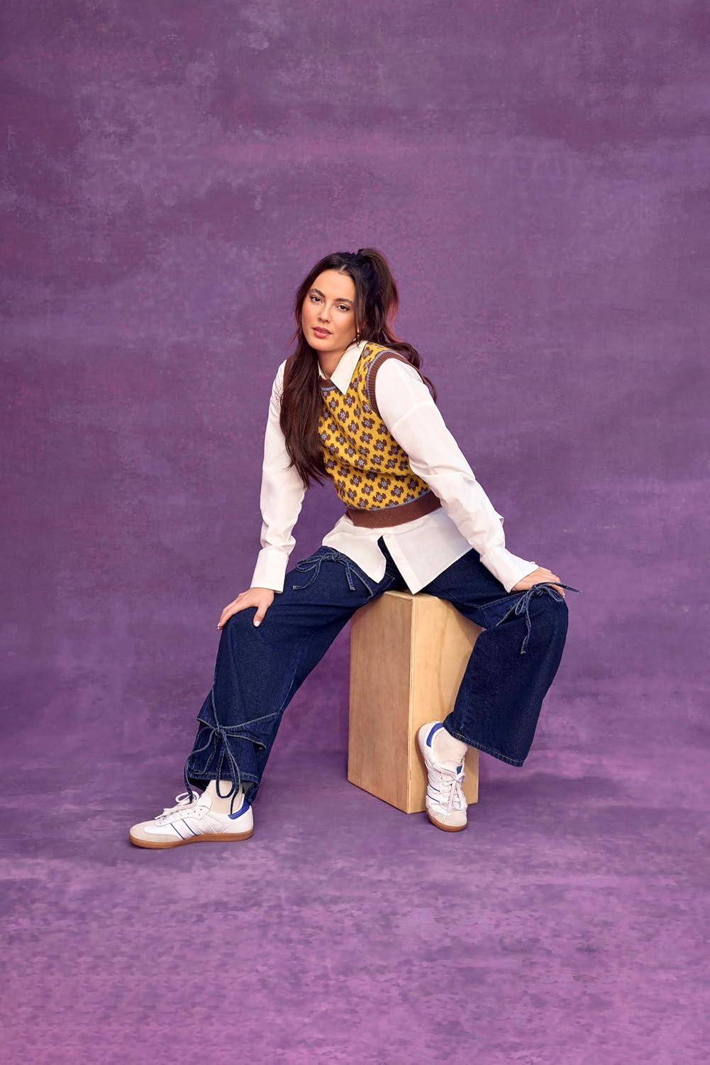 imageCIDER Sweater Vest Women Sleeveless Cropped Sweaters Cute Graphic Tank Tops Old Money Clothes Fall OutfitsYellow