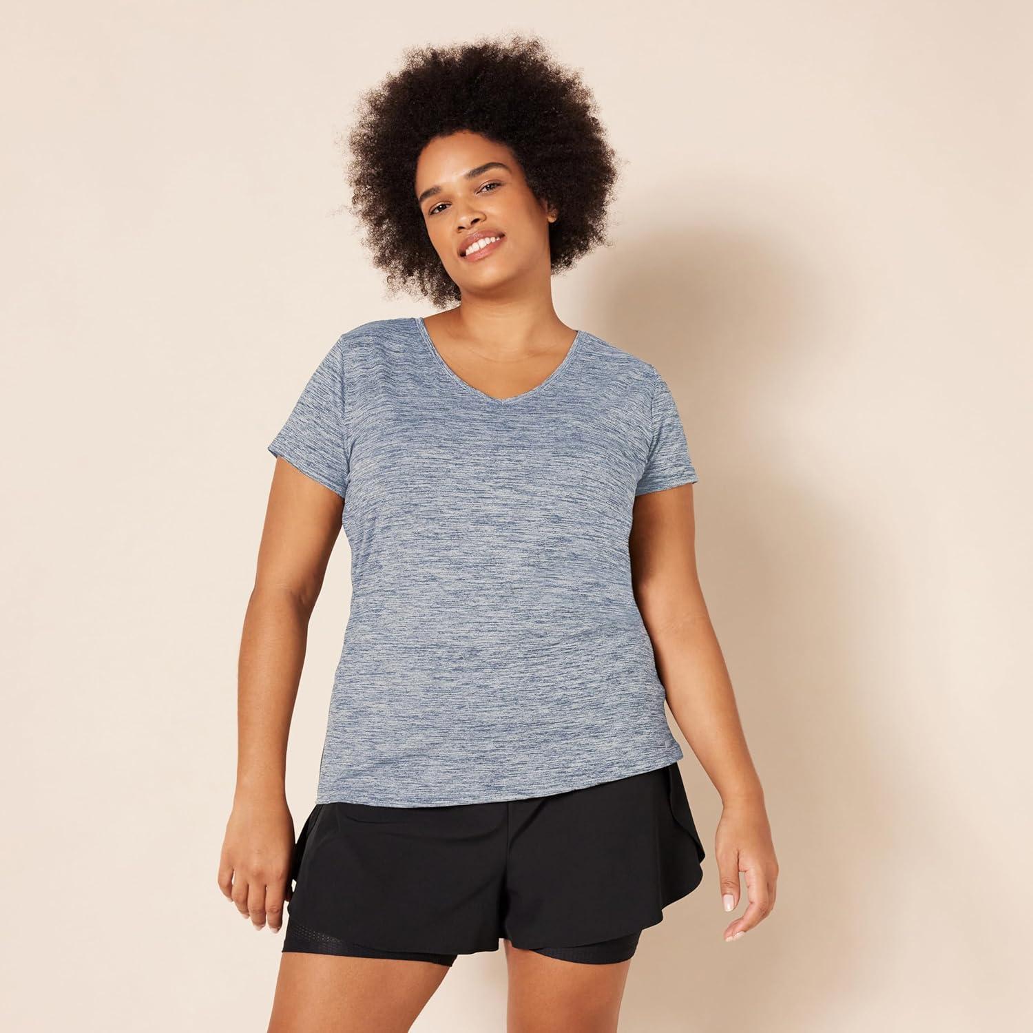 image:imageAmazon Essentials Femme TShirt Stretch et Quick Dry Col en V et Manches Courtes Disponible en Grande TailleBleu Marine ChinNoir Chin